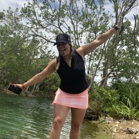 Meet your Posher, Tayler - Picture 3 of 4